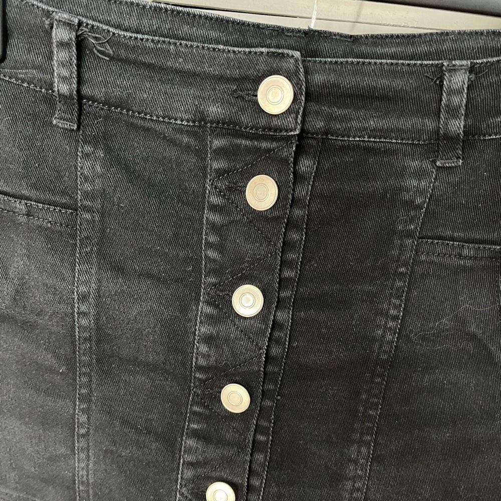 Alter’d State Black Denim Button up Skirt size medium. 1098 - Picture 2 of 4
